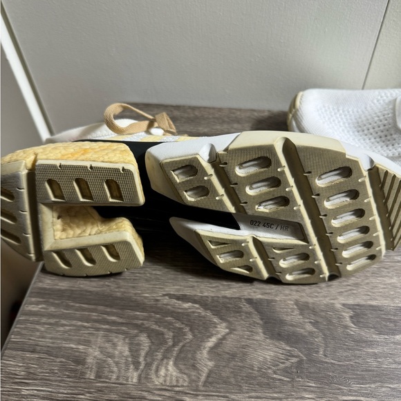 Adidas 10.5 - Picture 4 of 8